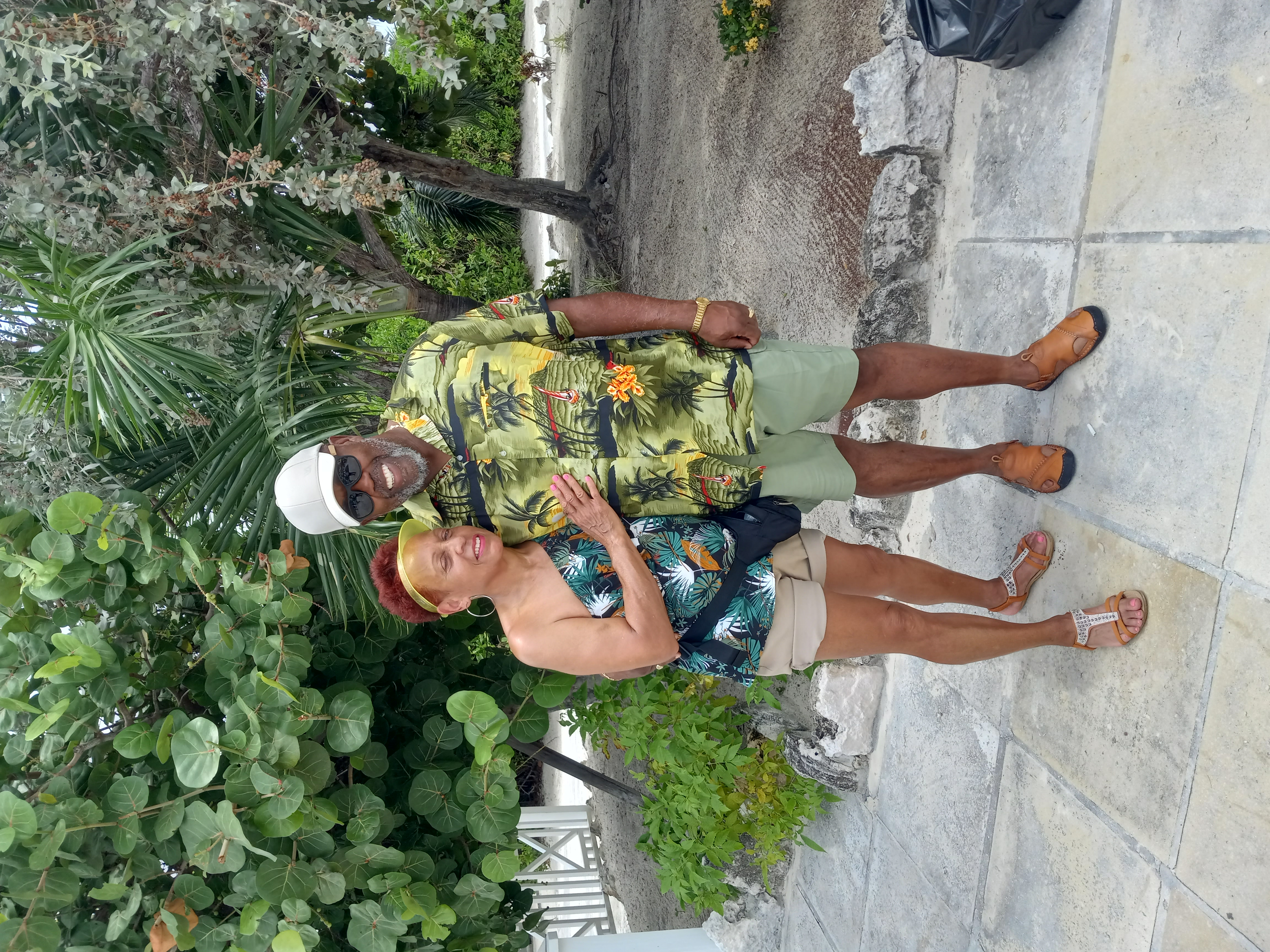 Eddie & Minnie Johnson Hanging in the Bahamas